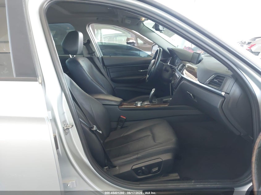 2014 BMW 3er VIN WBA3D3C52EK155930 IAAI salvage auction — LEFT SIDE, Salvage (California), sold $950 on 2026-07-14 (photo 5)