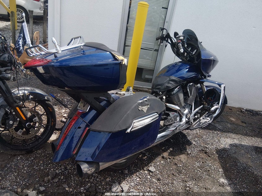 2011 Victory motorcycles Cross country VIN 5VPDB36N3B3002506 IAAI salvage auction — RIGHT SIDE, Salvage (South Carolina), sold $2,300 on 2026-07-28 (photo 4)