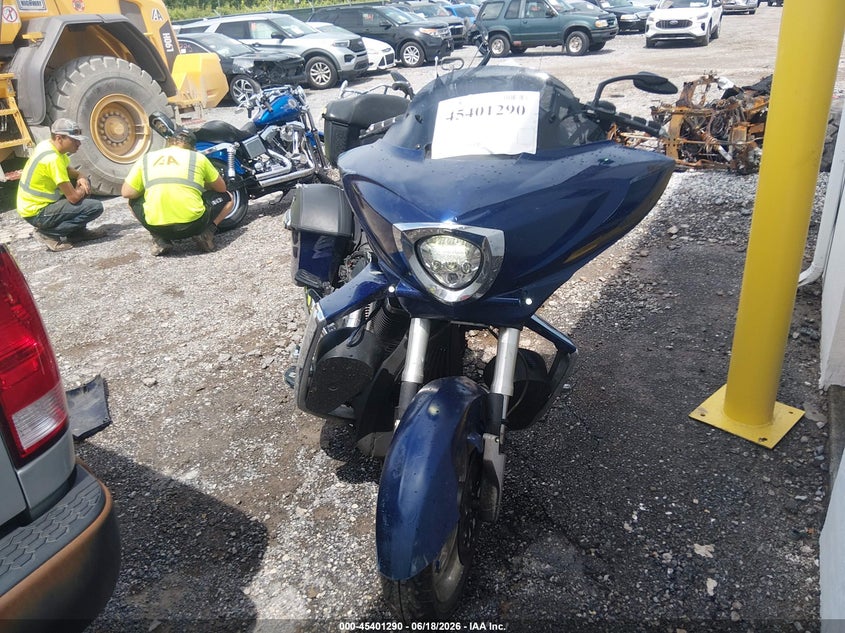 2011 Victory motorcycles Cross country VIN 5VPDB36N3B3002506 IAAI salvage auction — RIGHT SIDE, Salvage (South Carolina), sold $2,300 on 2026-07-28 (photo 5)