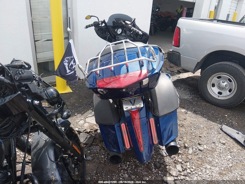2011 Victory motorcycles Cross country VIN 5VPDB36N3B3002506 IAAI salvage auction — RIGHT SIDE, Salvage (South Carolina), sold $2,300 on 2026-07-28 (photo 6)