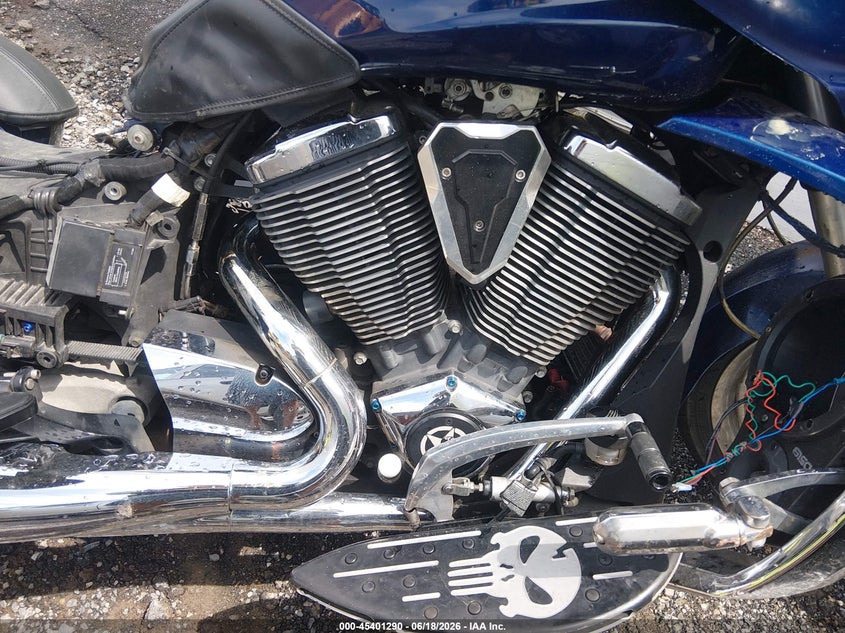 2011 Victory motorcycles Cross country VIN 5VPDB36N3B3002506 IAAI salvage auction — RIGHT SIDE, Salvage (South Carolina), sold $2,300 on 2026-07-28 (photo 8)