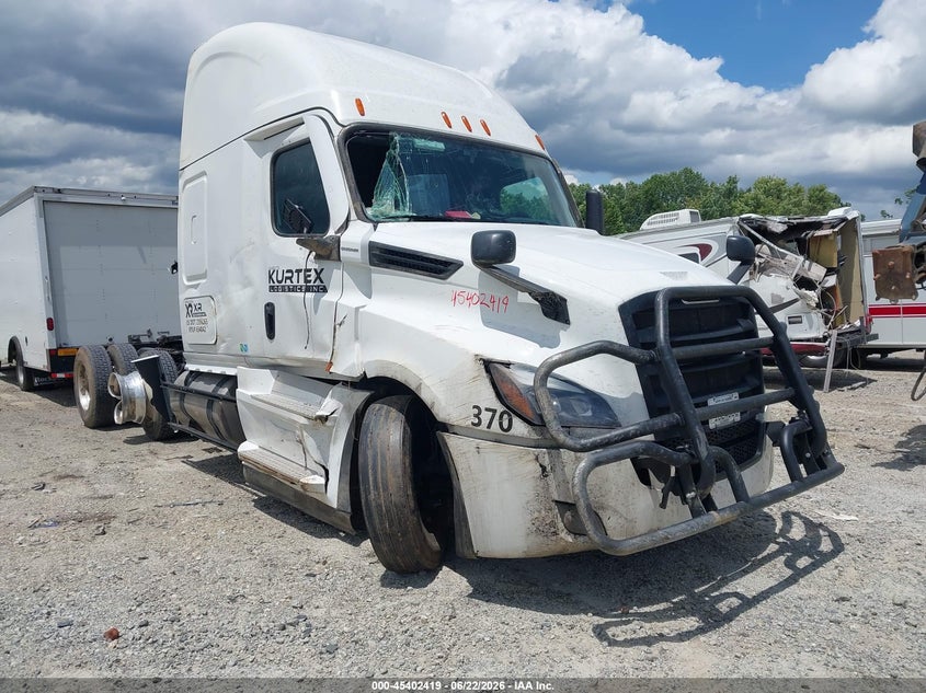 2026 Freightliner New cascadia 126 VIN 3AKJHHDR1TSWT8407 — IAAI salvage auction photo