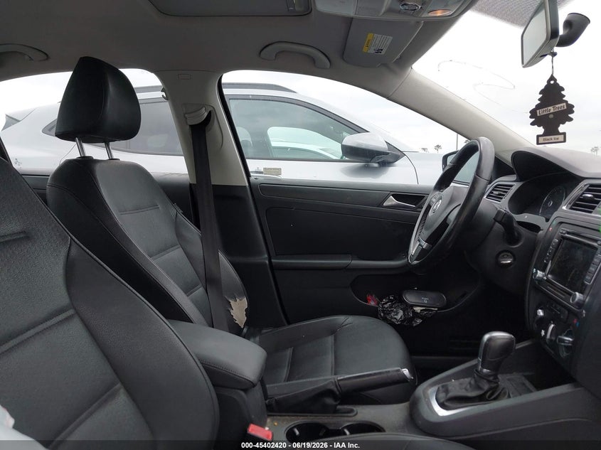 2012 Volkswagen Jetta VIN 3VWDP7AJ3CM131824 IAAI salvage auction — RIGHT REAR, Wait Title, sold $675 on 2026-09-02 (photo 5)
