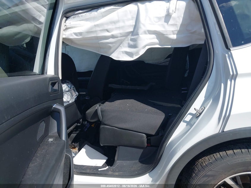 2021 Volkswagen Tiguan VIN 3VV3B7AX2MM045330 IAAI salvage auction — FRONT END, Wait Title, sold $900 on 2026-09-03 (photo 8)