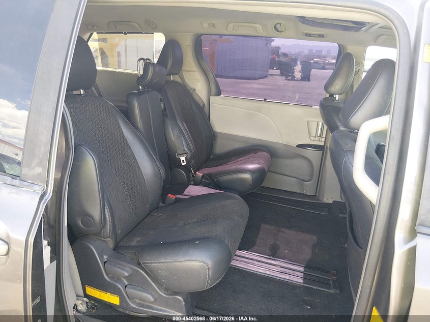 2011 Toyota Sienna VIN 5TDXK3DC4BS098755 IAAI salvage auction — NORMAL WEAR, Regular (Nevada), sold $2,475 on 2026-07-10 (photo 8)