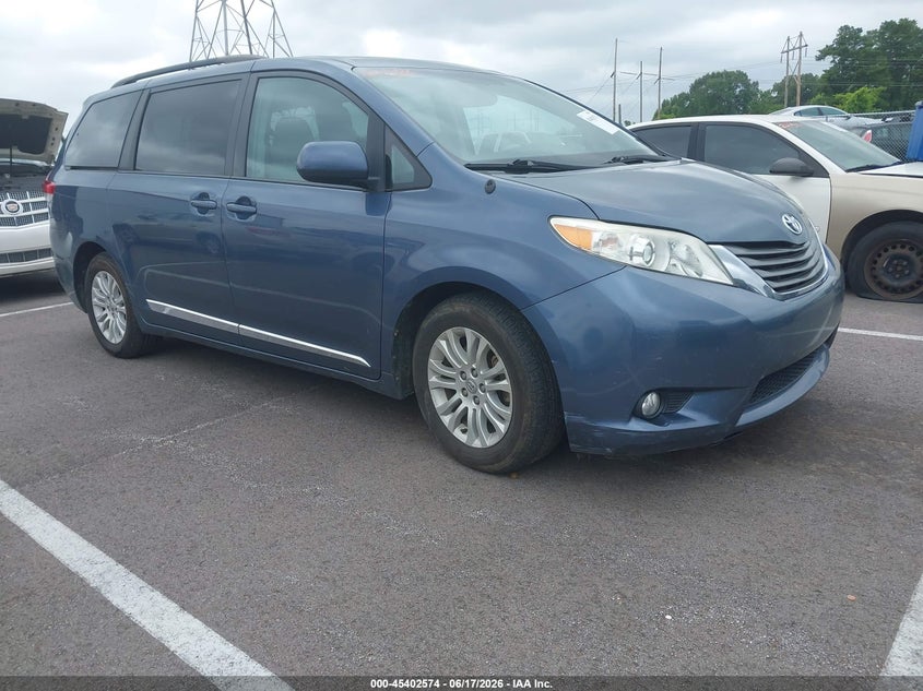 2014 Toyota Sienna VIN 5TDYK3DC7ES418109 IAAI salvage auction — LEFT FRONT, Clear (Tennessee), sold $3,300 on 2026-07-14 (photo 1)