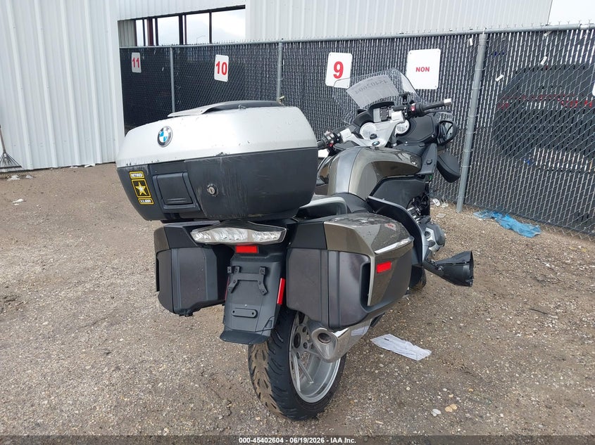 2020 BMW R 1250 VIN WB10J6308LZG39920 IAAI salvage auction — SIDE, Salvage Title, sold $1,700 on 2026-07-28 (photo 4)