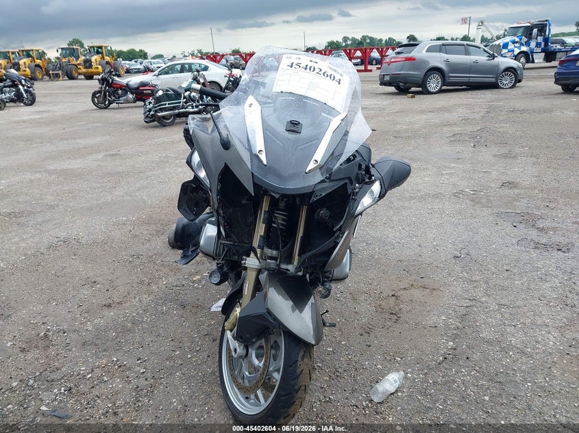2020 BMW R 1250 VIN WB10J6308LZG39920 IAAI salvage auction — SIDE, Salvage Title, sold $1,700 on 2026-07-28 (photo 5)