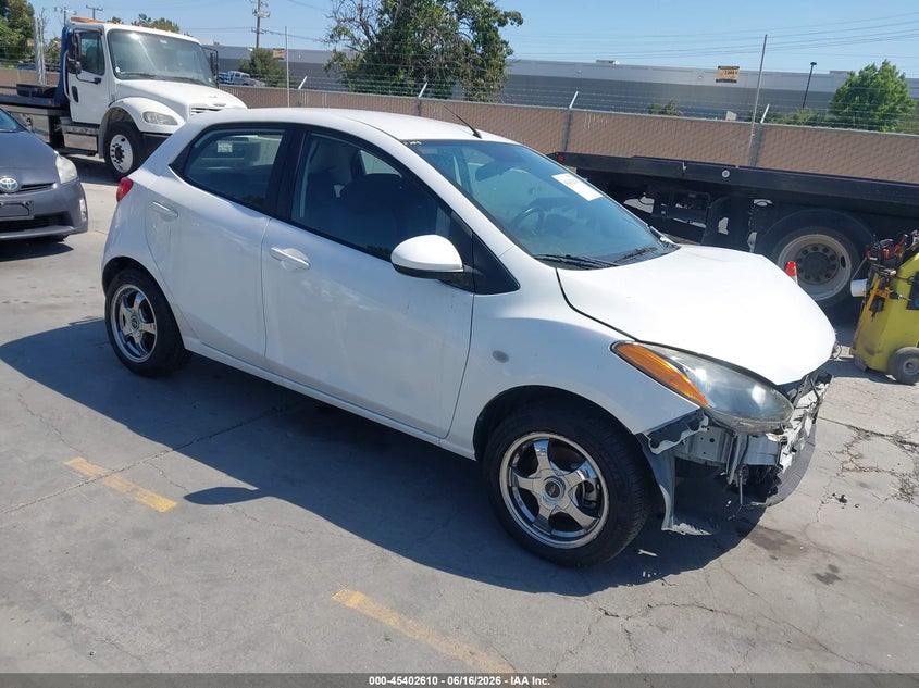 2011 Mazda 2 VIN JM1DE1HZ5B0101792 IAAI salvage auction — NORMAL WEAR, Salvage (Texas), sold $25 on 2026-07-29 (photo 1)