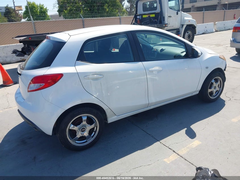 2011 Mazda 2 VIN JM1DE1HZ5B0101792 IAAI salvage auction — NORMAL WEAR, Salvage (Texas), sold $25 on 2026-07-29 (photo 4)