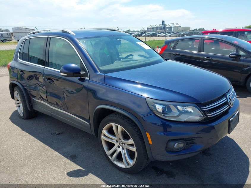 2012 Volkswagen Tiguan VIN WVGBV7AX4CW609443 IAAI salvage auction — RIGHT SIDE, Salvage Title, sold $525 on 2026-08-10 (photo 1)