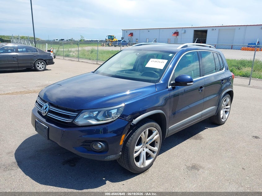 2012 Volkswagen Tiguan VIN WVGBV7AX4CW609443 IAAI salvage auction — RIGHT SIDE, Salvage Title, sold $525 on 2026-08-10 (photo 2)
