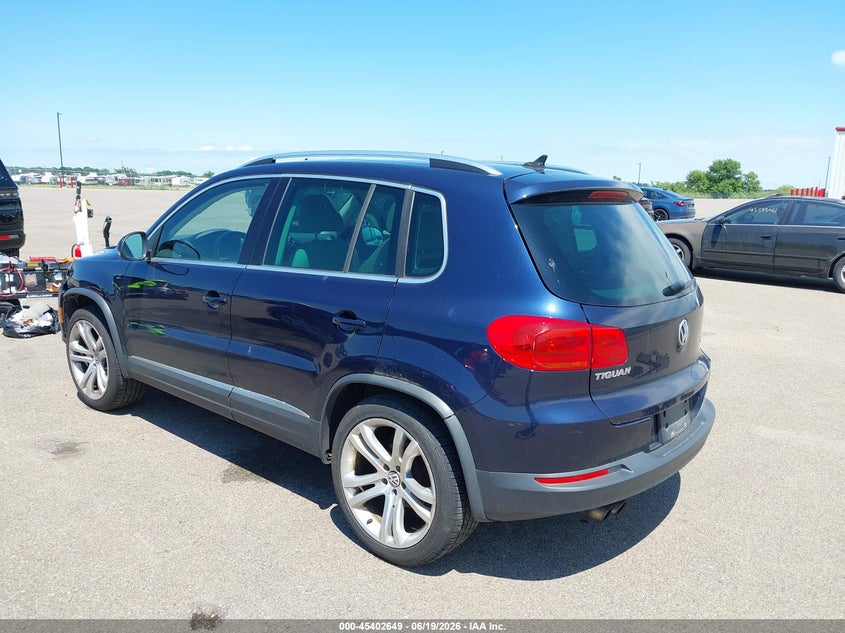 2012 Volkswagen Tiguan VIN WVGBV7AX4CW609443 IAAI salvage auction — RIGHT SIDE, Salvage Title, sold $525 on 2026-08-10 (photo 3)