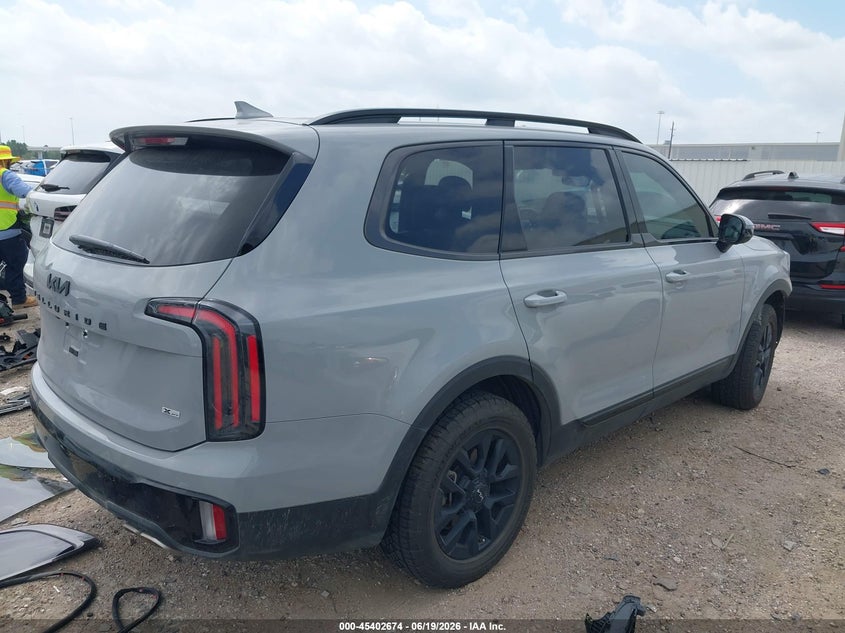 2024 Kia Telluride VIN 5XYP5DGC9RG496317 IAAI salvage auction — LEFT SIDE, Salvage Title, sold $12,000 on 2026-08-27 (photo 4)