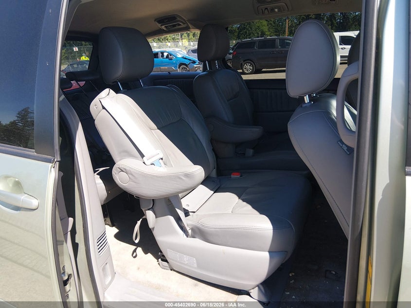 2009 Toyota Sienna VIN 5TDZK22C39S261332 IAAI salvage auction — SIDE, Bill Of Sale (Washington), sold $1,050 on 2026-07-22 (photo 8)