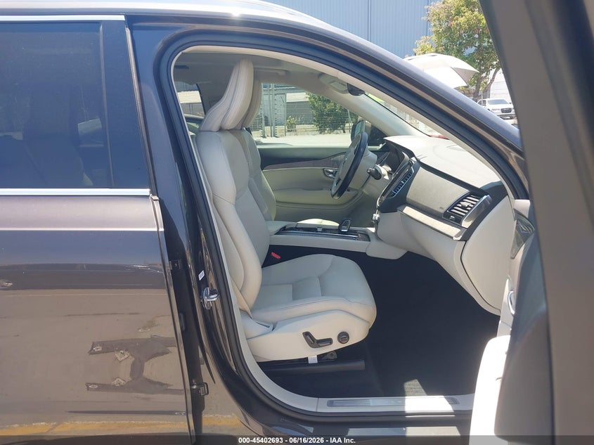2023 Volvo Xc90 VIN YV4062PN3P1903224 IAAI salvage auction — SIDE, Salvage (California), sold $18,500 on 2026-07-10 (photo 5)