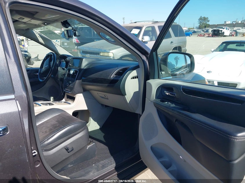 2015 Chrysler Town & country VIN 2C4RC1JG1FR726805 IAAI salvage auction — LEFT FRONT, Salvage (California), sold $775 on 2026-07-09 (photo 5)