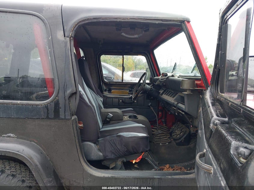 1993 Jeep Wrangler / VIN 1J4FY19P1PP207596 IAAI salvage auction — NORMAL WEAR, Clear (Illinois), sold $450 on 2026-07-18 (photo 5)