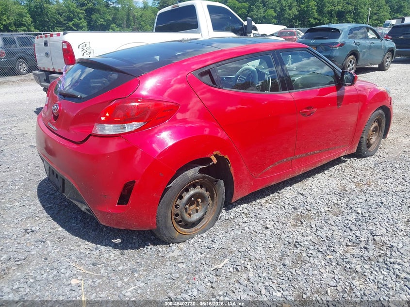 2013 Hyundai Veloster VIN KMHTC6AD3DU142653 IAAI salvage auction — NORMAL WEAR, Clear (New York), sold $250 on 2026-07-14 (photo 4)