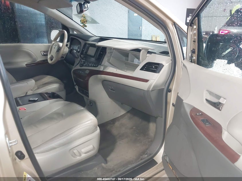 2012 Toyota Sienna VIN 5TDYK3DC2CS245385 IAAI salvage auction — NORMAL WEAR, Clear (Montana), sold $1,050 on 2026-07-17 (photo 5)