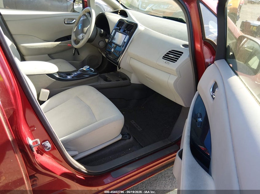 2012 Nissan Leaf VIN JN1AZ0CP4CT022527 IAAI salvage auction — NORMAL WEAR, Clear (Washington), sold $175 on 2026-07-08 (photo 5)