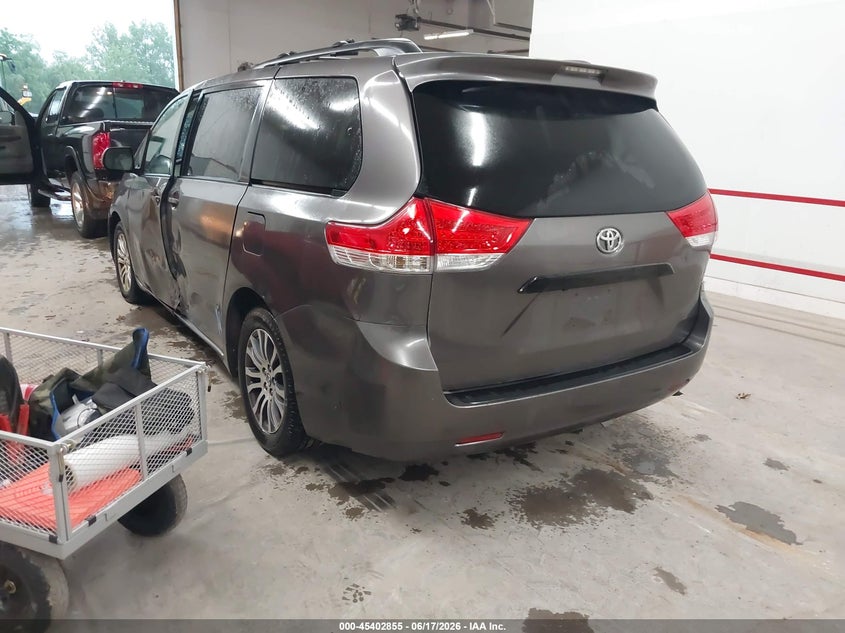 2012 Toyota Sienna VIN 5TDYK3DC2CS275650 IAAI salvage auction — SIDE, Salvage (Iowa), sold $1,050 on 2026-07-29 (photo 3)