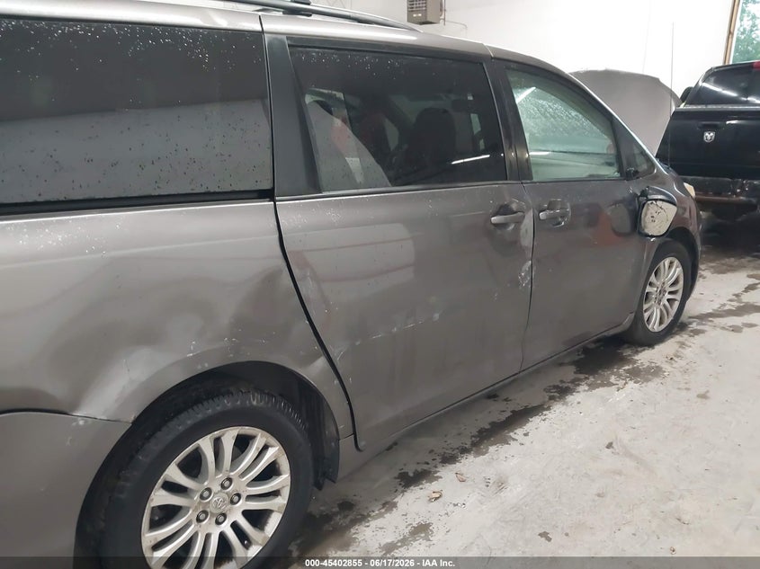 2012 Toyota Sienna VIN 5TDYK3DC2CS275650 IAAI salvage auction — SIDE, Salvage (Iowa), sold $1,050 on 2026-07-29 (photo 6)
