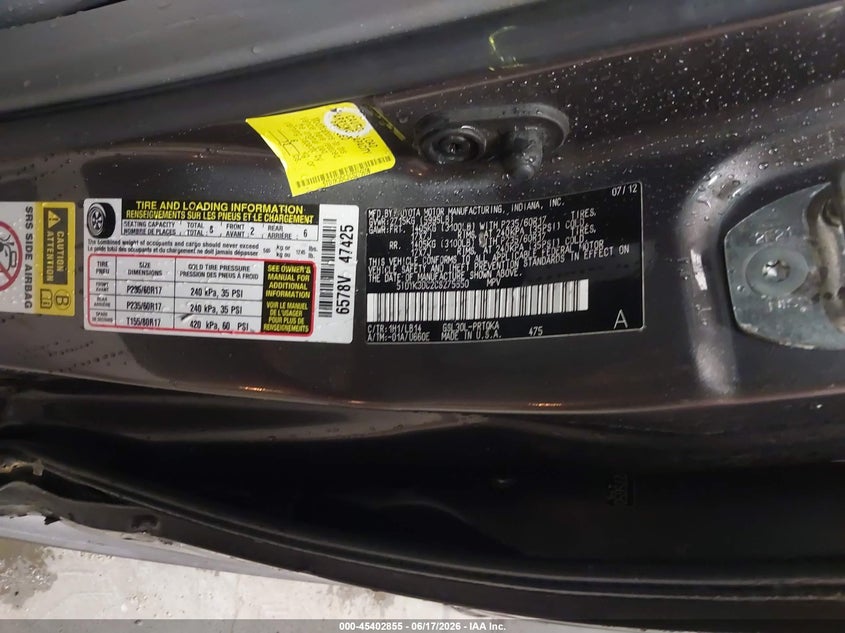 2012 Toyota Sienna VIN 5TDYK3DC2CS275650 IAAI salvage auction — SIDE, Salvage (Iowa), sold $1,050 on 2026-07-29 (photo 9)