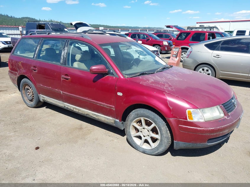 2000 Volkswagen Passat VIN WVWRH23B4YE395730 IAAI salvage auction — NORMAL WEAR, Clear (Washington), sold $300 on 2026-07-14 (photo 1)