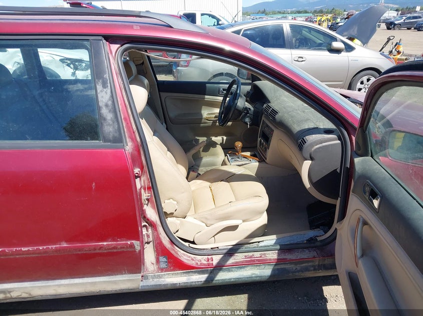 2000 Volkswagen Passat VIN WVWRH23B4YE395730 IAAI salvage auction — NORMAL WEAR, Clear (Washington), sold $300 on 2026-07-14 (photo 5)