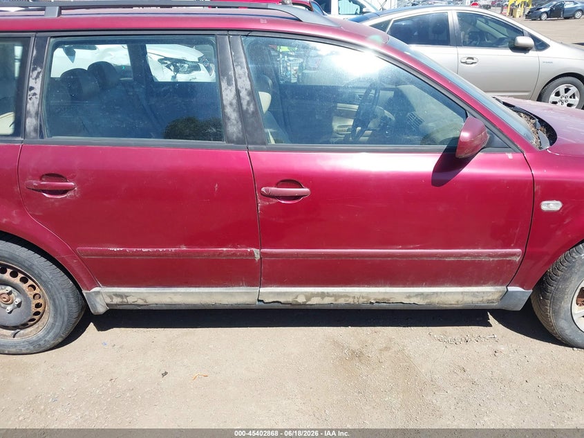 2000 Volkswagen Passat VIN WVWRH23B4YE395730 IAAI salvage auction — NORMAL WEAR, Clear (Washington), sold $300 on 2026-07-14 (photo 6)