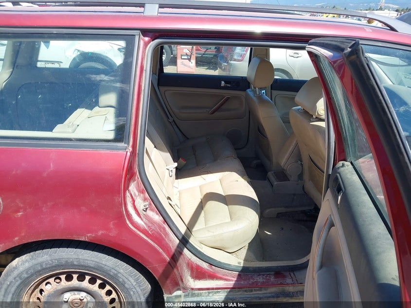 2000 Volkswagen Passat VIN WVWRH23B4YE395730 IAAI salvage auction — NORMAL WEAR, Clear (Washington), sold $300 on 2026-07-14 (photo 8)