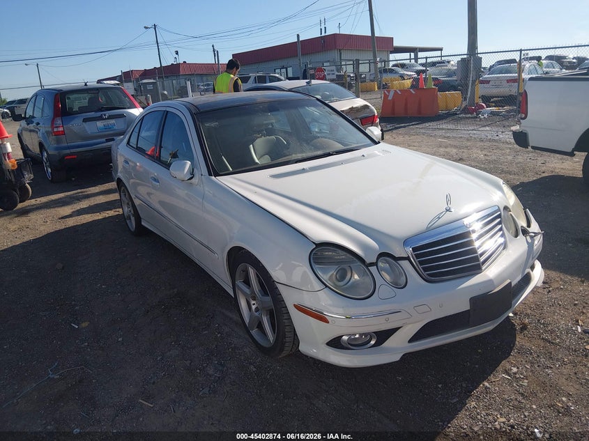 2009 Mercedes-benz E-class VIN WDBUF56X19B421159 IAAI salvage auction — NORMAL WEAR, Clear (Tennessee), sold $550 on 2026-07-16 (photo 1)