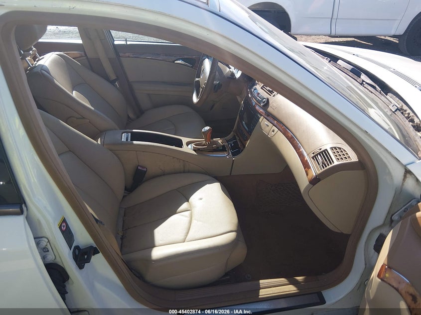 2009 Mercedes-benz E-class VIN WDBUF56X19B421159 IAAI salvage auction — NORMAL WEAR, Clear (Tennessee), sold $550 on 2026-07-16 (photo 5)