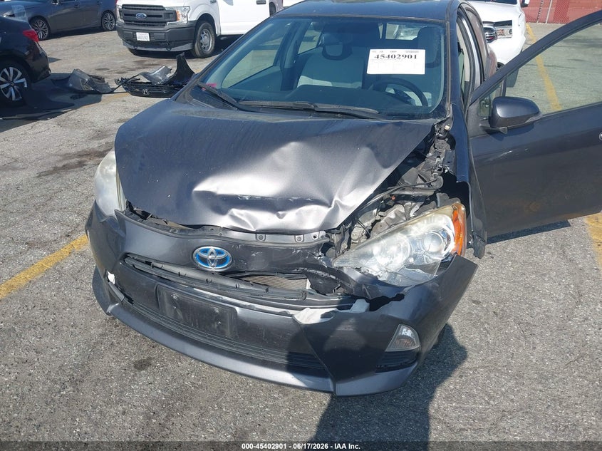 2013 Toyota Prius c VIN JTDKDTB35D1539915 IAAI salvage auction — FRONT END, Salvage Title, sold $650 on 2026-08-08 (photo 6)