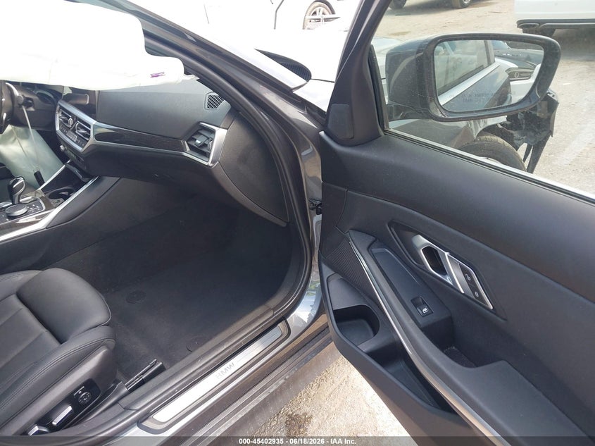 2021 BMW 3er VIN 3MW5R1J06M8B91500 IAAI salvage auction — FRONT END, Salvage Title, sold $8,900 on 2026-07-31 (photo 5)