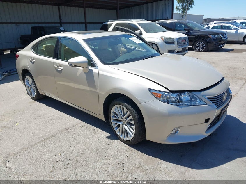 2015 Lexus ES VIN JTHBK1GG2F2162705 IAAI salvage auction — LEFT FRONT, Salvage (California), sold $2,250 on 2026-07-29 (photo 1)