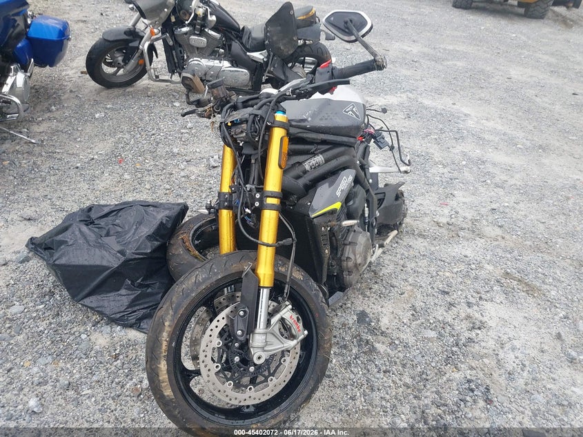 2025 Triumph motorcycle Speed triple VIN SMTP11S4XSTCG5575 IAAI salvage auction — ROLLOVER, Salvage (Georgia), sold $900 on 2026-09-16 (photo 2)