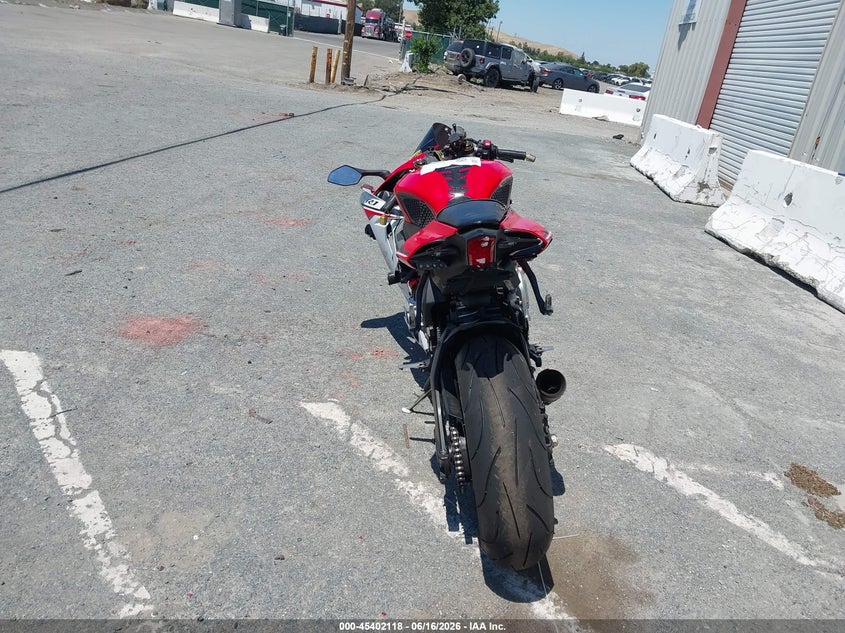 2015 Yamaha Yzf VIN JYARN39Y4FA000522 IAAI salvage auction — FRONT END, Salvage Title, sold $1,100 on 2026-07-29 (photo 6)