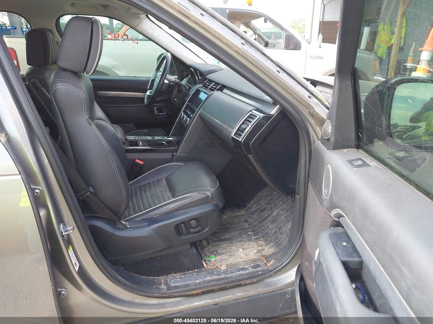 2017 Land rover Discovery VIN SALRTBBV5HA015207 IAAI salvage auction — NORMAL WEAR, Clear (Tennessee), sold $2,600 on 2026-07-19 (photo 5)