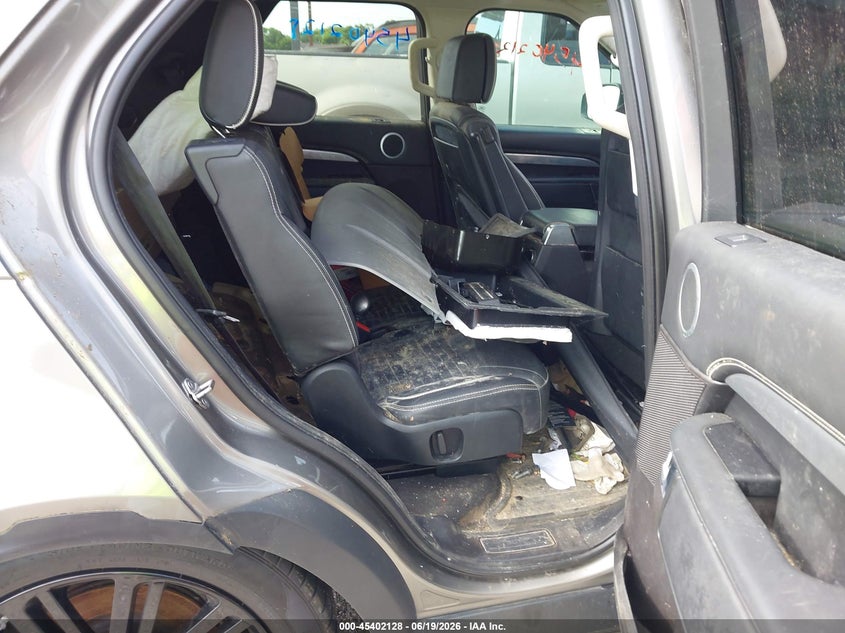 2017 Land rover Discovery VIN SALRTBBV5HA015207 IAAI salvage auction — NORMAL WEAR, Clear (Tennessee), sold $2,600 on 2026-07-19 (photo 8)