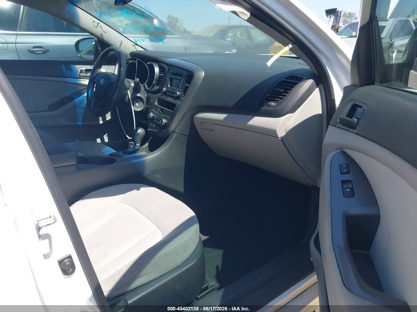 2011 Kia Optima VIN KNAGM4A71B5154659 IAAI salvage auction — RIGHT SIDE, Salvage (California), sold $650 on 2026-07-22 (photo 5)