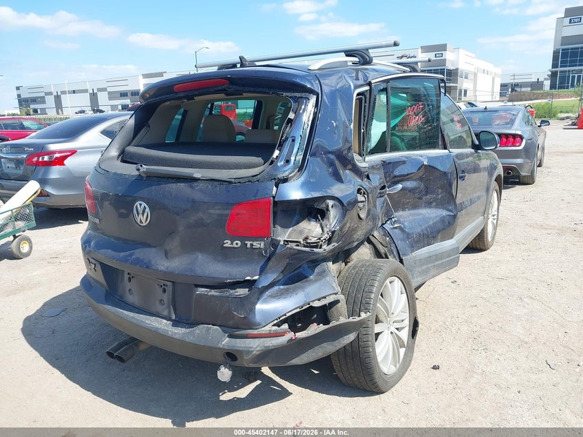 2014 Volkswagen Tiguan VIN WVGAV3AX3EW522320 IAAI salvage auction — RIGHT SIDE, Salvage (Texas), sold $600 on 2026-08-18 (photo 4)