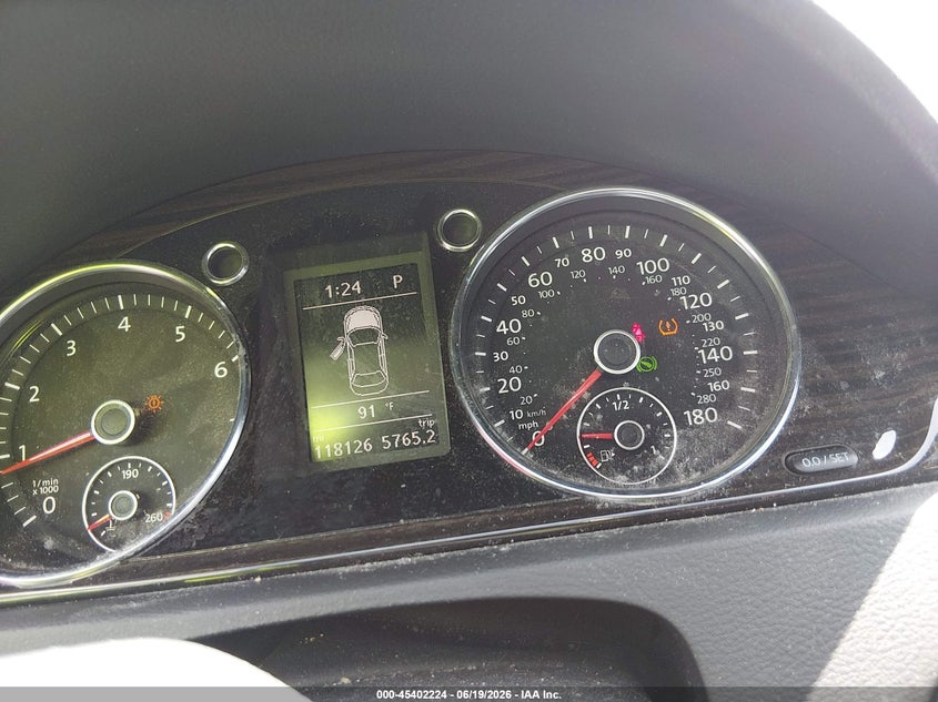 2017 Volkswagen Passat cc VIN WVWKP7AN0HE506272 IAAI salvage auction — RIGHT FRONT, Salvage (Illinois), sold $475 on 2026-08-11 (photo 7)
