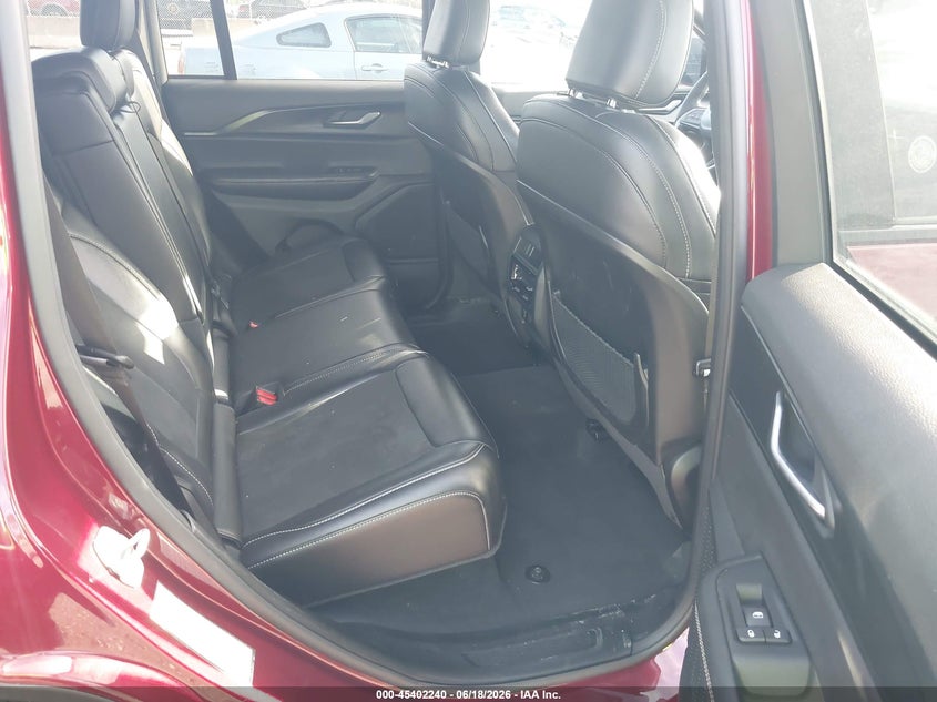 2025 Jeep Grand cherokee VIN 1C4RJHAGXS8656127 IAAI salvage auction — NORMAL WEAR, Clear (Florida), sold $16,700 on 2026-08-23 (photo 8)