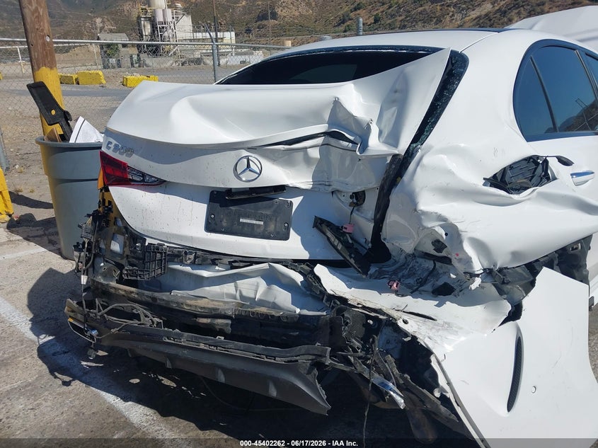 2024 Mercedes-benz VIN W1KAF4GB6RR233025 IAAI salvage auction — REAR END, Salvage Title, sold $6,300 on 2026-07-29 (photo 6)
