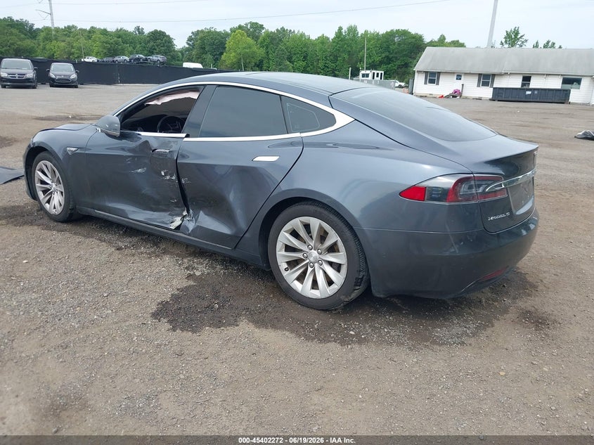 2016 Tesla Model s VIN 5YJSA1E23GF145311 IAAI salvage auction — SIDE, Salvage Title, sold $3,800 on 2026-07-31 (photo 3)