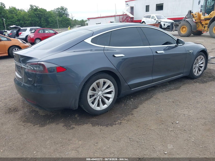 2016 Tesla Model s VIN 5YJSA1E23GF145311 IAAI salvage auction — SIDE, Salvage Title, sold $3,800 on 2026-07-31 (photo 4)