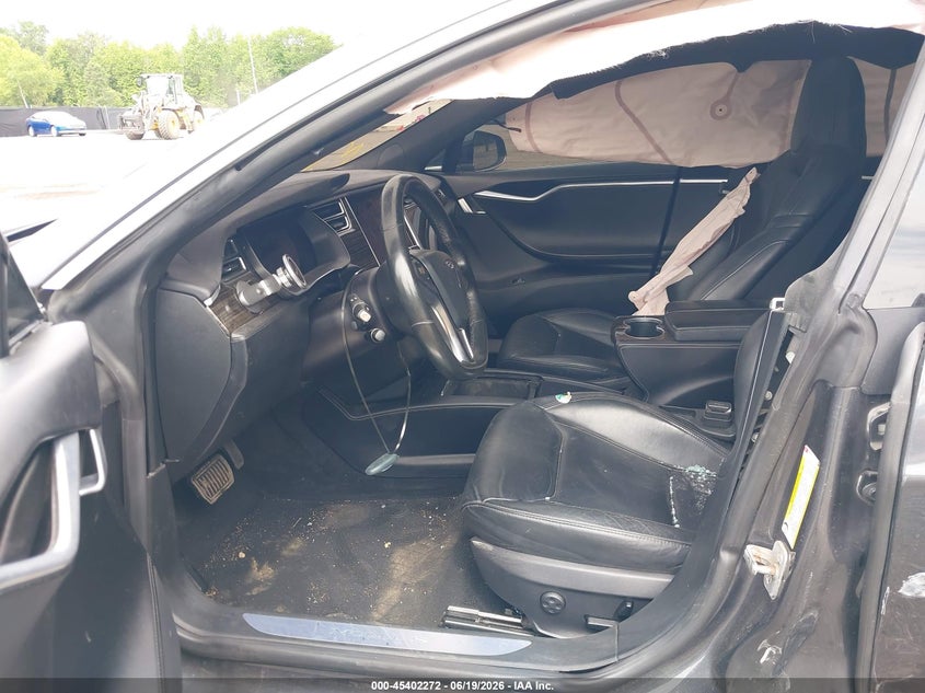 2016 Tesla Model s VIN 5YJSA1E23GF145311 IAAI salvage auction — SIDE, Salvage Title, sold $3,800 on 2026-07-31 (photo 5)
