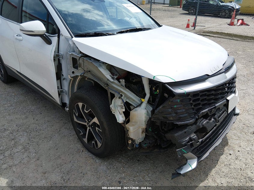 2025 Kia Sportage VIN 5XYK33DF0SG254322 IAAI salvage auction — RIGHT FRONT, Salvage Title, sold $7,600 on 2026-07-26 (photo 6)